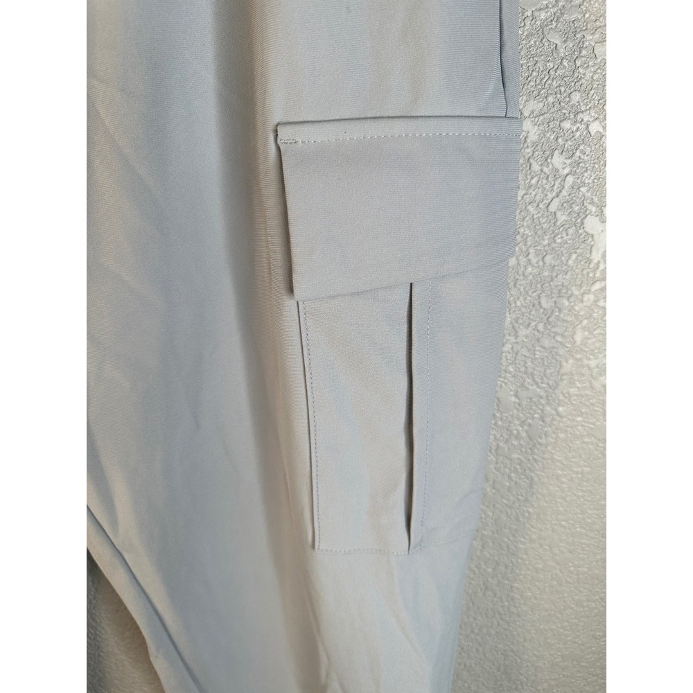 Old Navy Women's Light Gray Active Hybrid Cargo Jogger Pants Size Medium - Picture 2 of 9